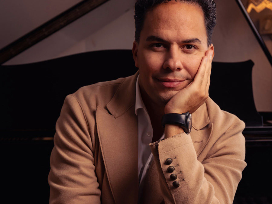 Francisco Leal, piano
